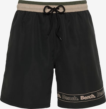 Pantaloncini da bagno di BENCH in nero: frontale