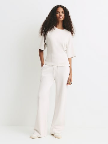 Pull&Bear Paita värissä beige: etupuoli