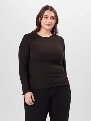 T-shirt 'Nanna' Selected Femme Curve en noir : devant