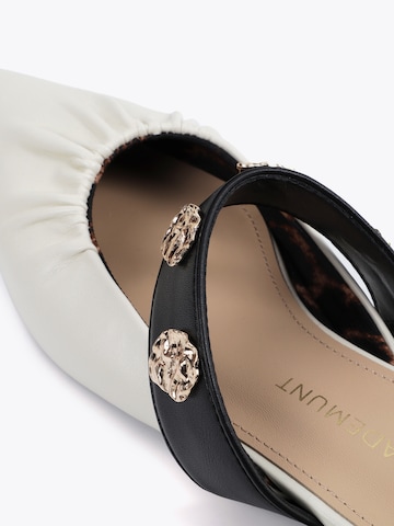 Lola Casademunt Nizki natikači | bela barva