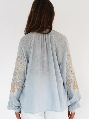 Honnête Atelier Blouse 'Gloria' in Blue