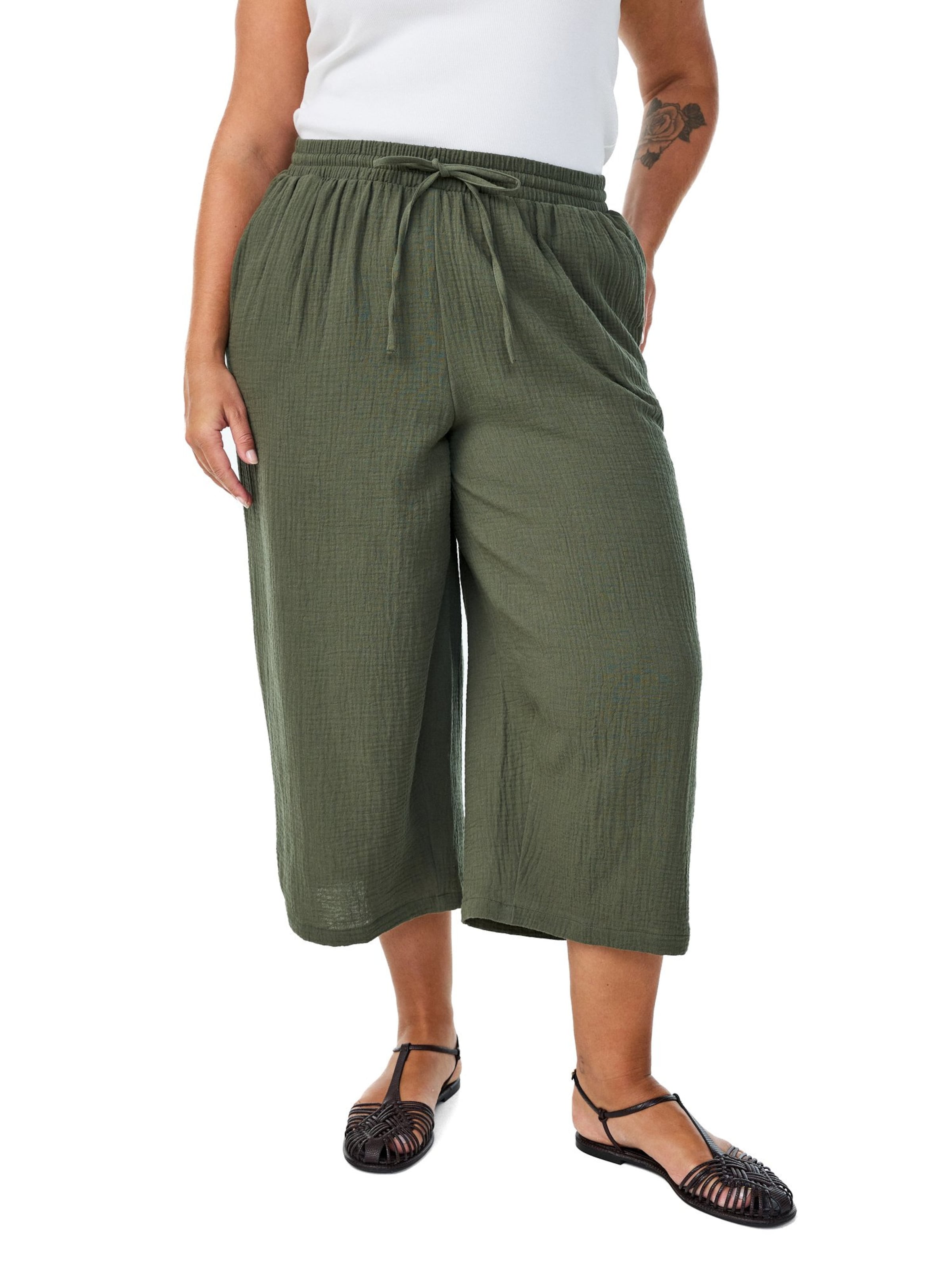 Loosefit Pantalon 'Vvivu' Zizzi en vert : devant