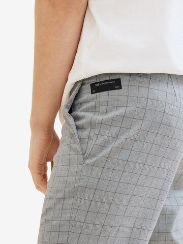 Regular Pantalon chino TOM TAILOR DENIM en gris