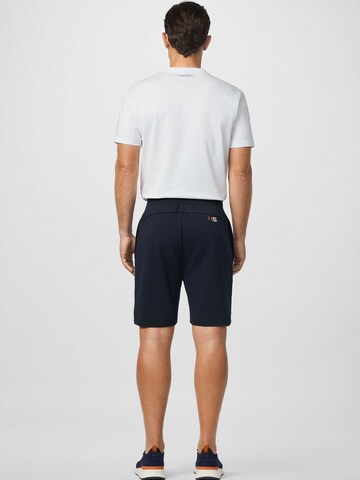 Hackett London Regular Shorts 'Essential' in Blau