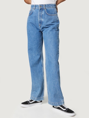 A LOT LESS Regular Jeans 'Jessie' in Blauw