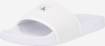 Calvin Klein Jeans - Sapato de praia/banho 'Jelly' em branco: frente