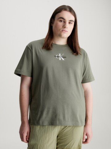 T-Shirt Calvin Klein Jeans Plus en vert : devant