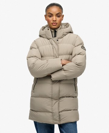 Superdry Tussenjas in Beige: voorkant