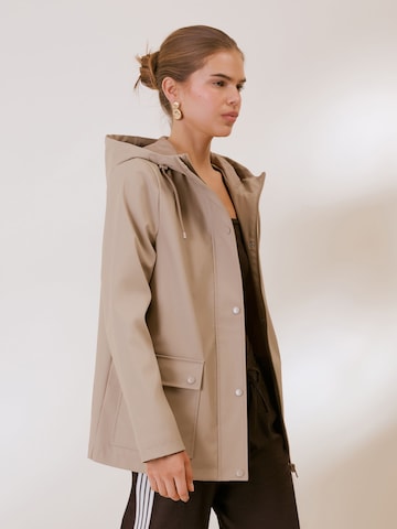 Friends Like These - Chaqueta de entretiempo en gris