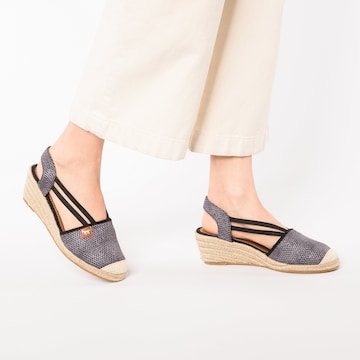 MUSTANG Sandals in Grey: front