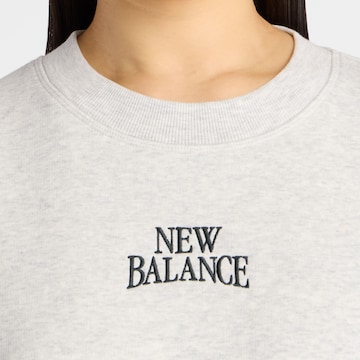 new balance Sweatshirt 'Trackside' in Grau