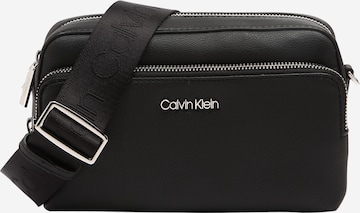 melns Calvin Klein Pleca soma: no priekšpuses