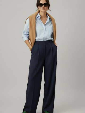 Chemisier 'Luna' WEARABLE STORIES en bleu : devant
