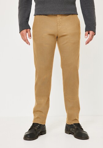 REDPOINT Slim fit Chino Pants in Brown: front