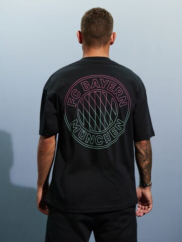 FCBM - Camiseta 'Ian' en negro