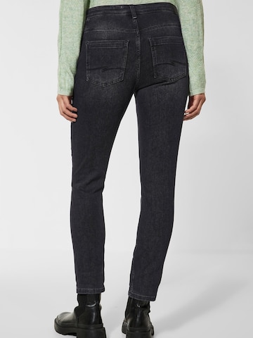 STREET ONE Slimfit Jeans 'Bonny' in Zwart