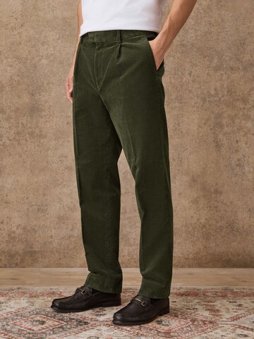 Coupe slim Pantalon Next en vert : devant