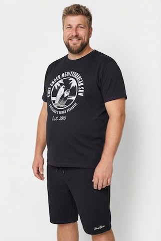 Men Plus Shirt in Black