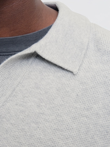 Pulover de la JACK & JONES pe gri