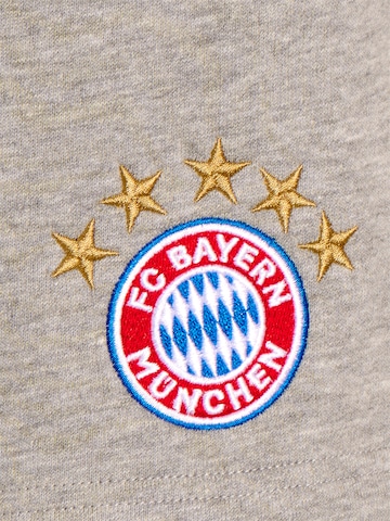 FC BAYERN MÜNCHEN Regular Sweatshort 'FC Bayern München' in Grau