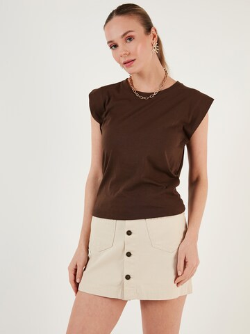 LELA Shirt in Bruin: voorkant