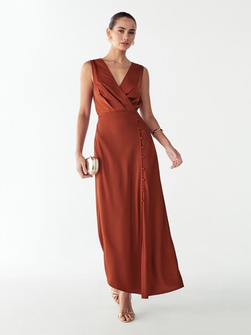 Willa Рокля 'Esme' в кафяво: отпред