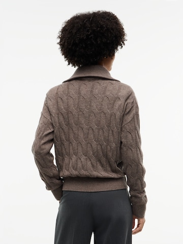 TOMMY HILFIGER Pullover in Braun