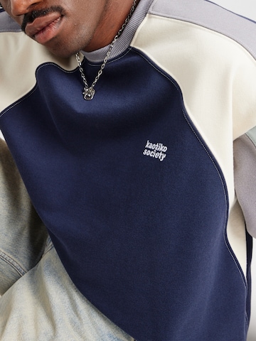 Kaotiko Sweatshirt 'JACKSON' in Blauw