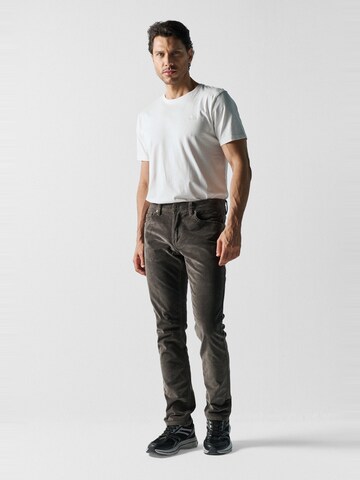 regular Pantaloni di KOROSHI in marrone