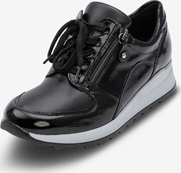 VITAFORM Sneakers in Black