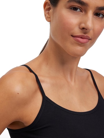 FALKE Undershirt in Black