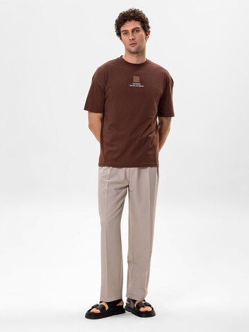 Antioch Μπλουζάκι σε καφέ