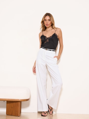 Lipsy Широкий Плиссированные брюки в Белый