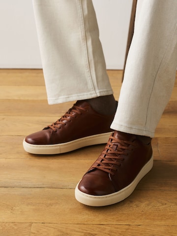 Baskets basses 'Smart Casual' Next en marron