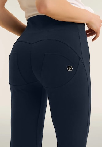 Freddy Boot cut Pants in Blue