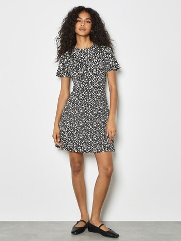 Robe ' ' Apricot en noir : devant