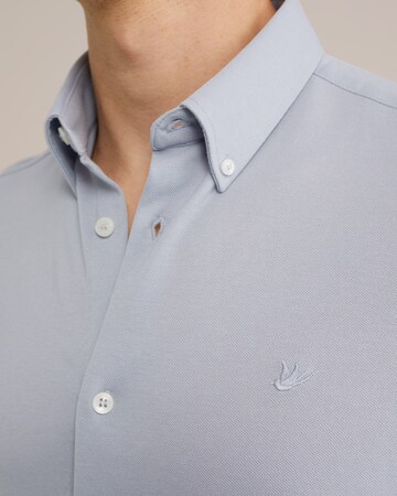 WE Fashion Slim Fit Skjorte i blå
