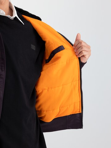 purpurinė ALPHA INDUSTRIES Demisezoninė striukė