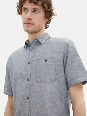 Coupe regular Chemise TOM TAILOR en bleu