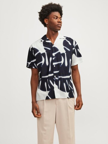 JACK & JONES Comfort fit Overhemd 'JPRPalma Resort' in Wit: voorkant