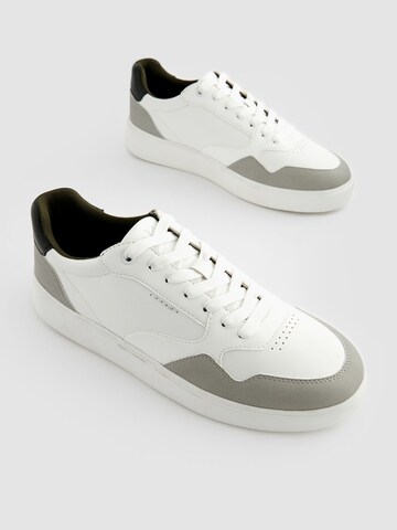 Baskets basses Next en blanc