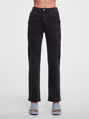 PIECES regular Jeans 'Kelly' i sort: forside