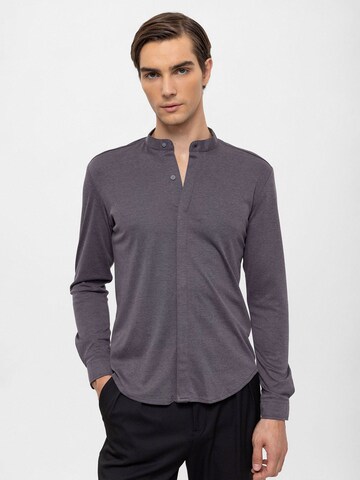 Antioch - Ajuste estrecho Camisa en gris
