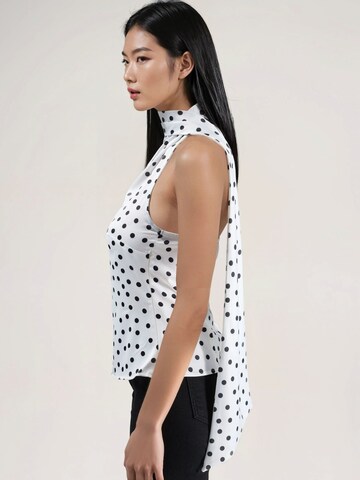 Hiccup - Blusa em branco