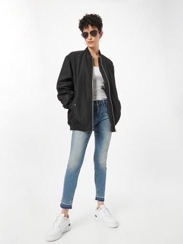 Coupe slim Jean 'Alexa' FREEMAN T. PORTER en bleu