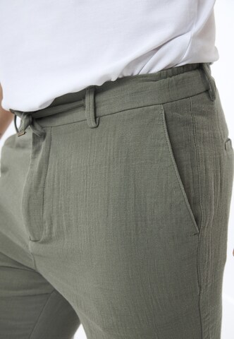 Regular Pantalon chino Jimmy Sanders en vert