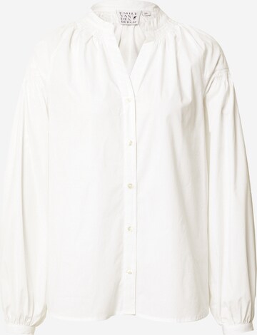 Emily Van Den Bergh - Blusa en blanco: frente