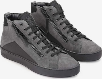 Sneaker alta di Kazar in grigio