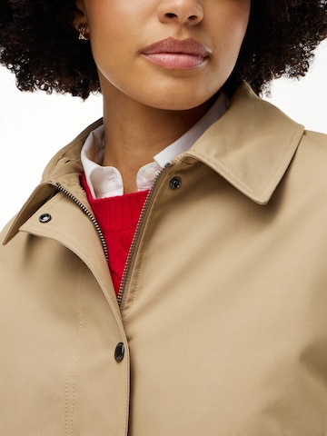 TOMMY HILFIGER Tussenjas in Beige