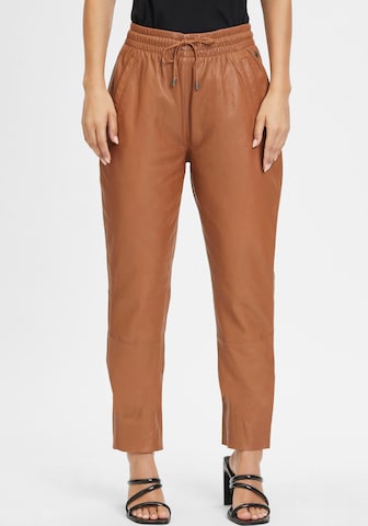 Gipsy Tapered Pants in Brown: front